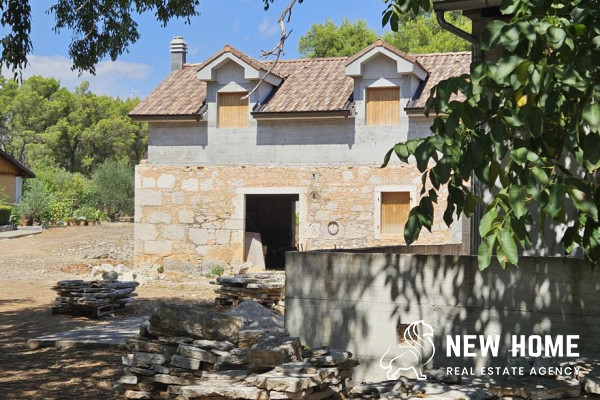 Predivna stara kamena kuća