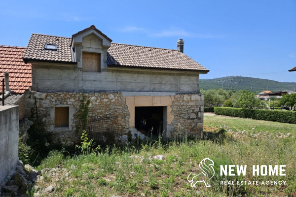 Predivna stara kamena kuća