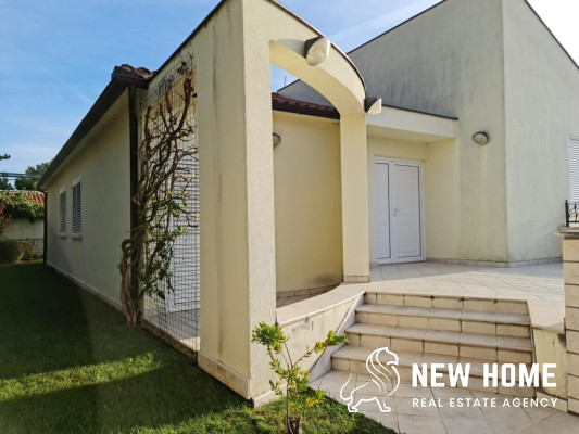 Prekrasna vila samo 30 m od mora