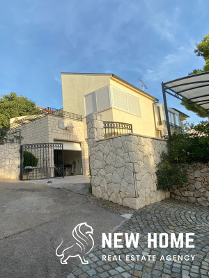 Prekrasna vila samo 30 m od mora