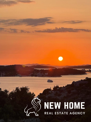 Luxus trifft Lage – Einzigartiges Anwesen mit genehmigtem Villenprojekt