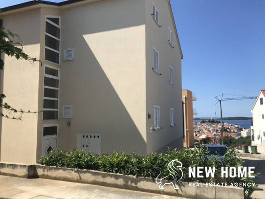 Primošten-Apartmenhaus in Meernähe