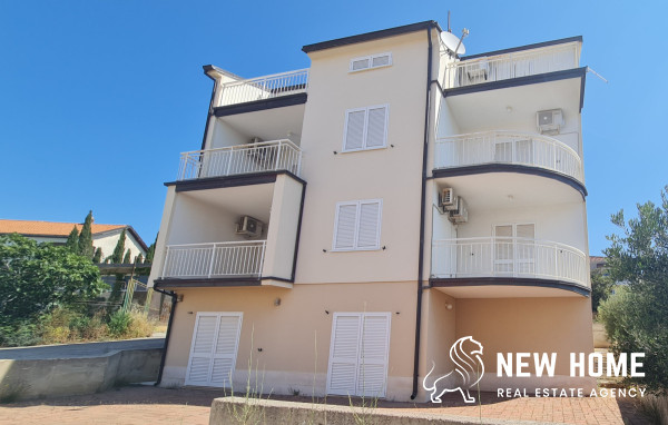 Primošten-Apartmenhaus in Meernähe
