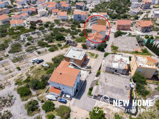 Primošten-Apartmenhaus in Meernähe