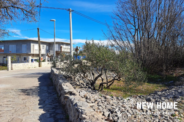 Primošten-Attraktives Baugrundstück im Hinterland