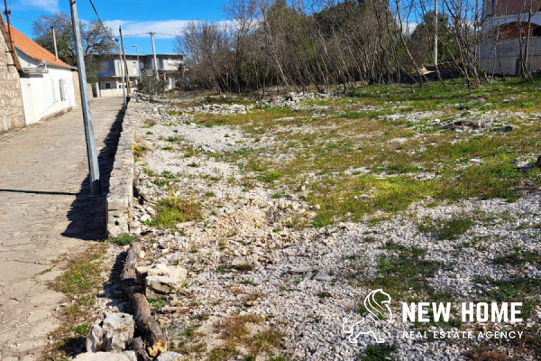 Primošten-Attraktives Baugrundstück im Hinterland