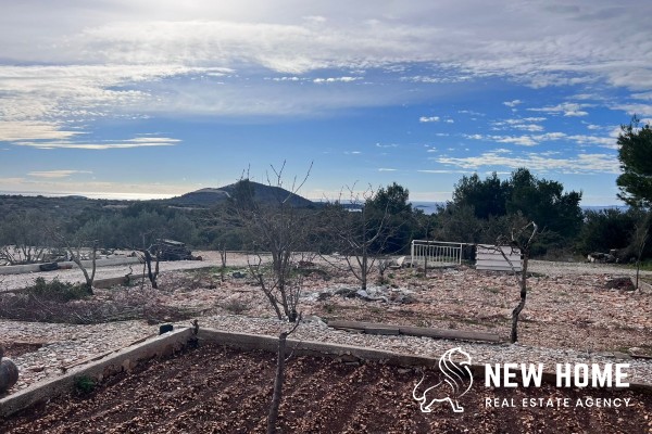 PRIMOŠTEN-Baugrundstück mit Meerblick