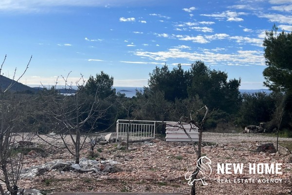 PRIMOŠTEN-Baugrundstück mit Meerblick