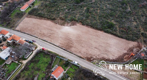 Primošten hinterland – building plots in an idyllic location