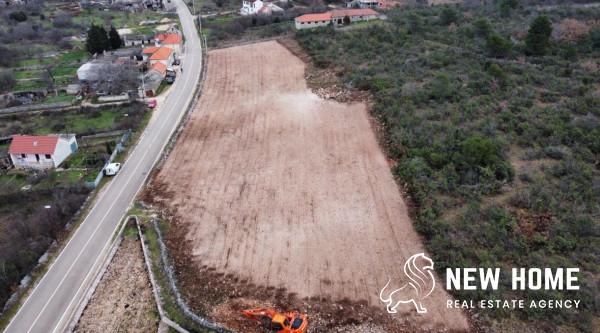 Primošten hinterland – building plots in an idyllic location