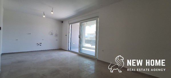 Primošten – Neubau mit Garten und Meerblick