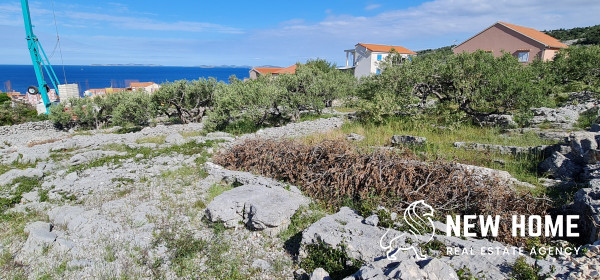 Primošten- građevinsko zemljište blizu mora s pogledom