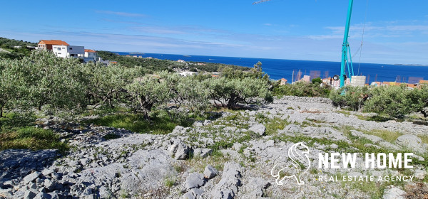 Primošten- građevinsko zemljište blizu mora s pogledom