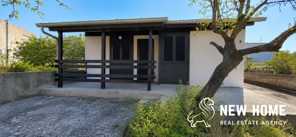 PRIMOŠTEN – HOUSE WITH GREAT POTENTIAL AND BUILDING PERMIT FOR A NEW HOUSE