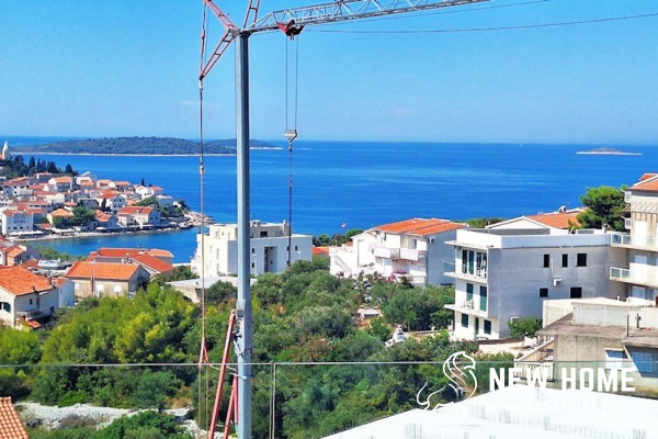 Primošten-Stan sa odličnim pogledom u blizini centra i plaže!!