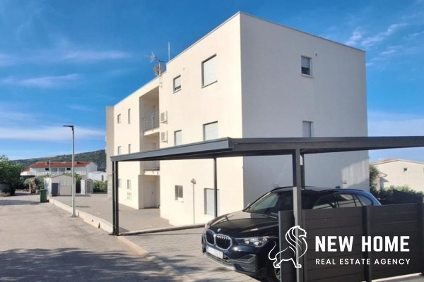 Erdgeschoss Wohnung mit Meerblick  in Primošten