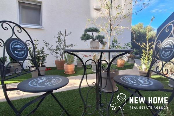 Erdgeschoss Wohnung mit Meerblick  in Primošten