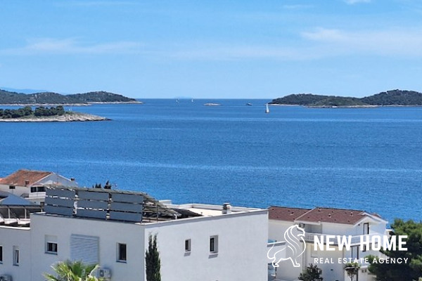 Rogoznica-Apartman blizu mora ,odličan pogled!!