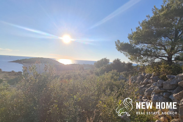 Rogoznica-Zemljište s pogledom na more