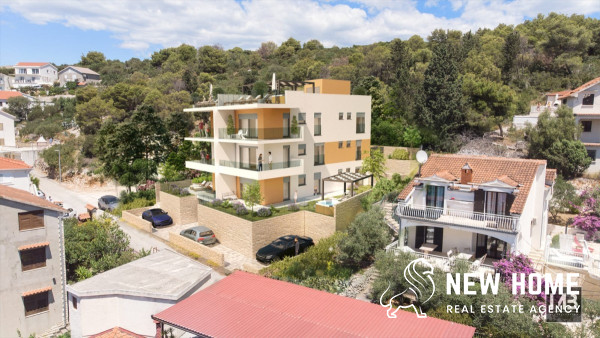 Trogir-Modernes Apartment mit offenem Meerblick