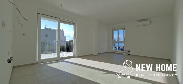 Your Mediterranean Retreat by the Sea – Modern New-Build Apartment with Sea Views