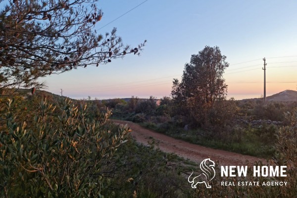 Huge building plot with unobstructed sea views