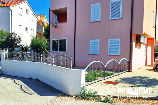Vodice-Srima apartment 100 m from the beach