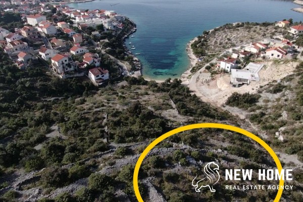 Hanggrundstück mit unverbaubarem Meerblick