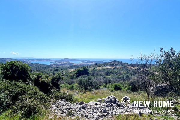 Unverbaubares Hanggrundstück mit Meerbklick
