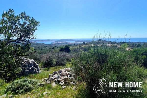Unverbaubares Hanggrundstück mit Meerbklick