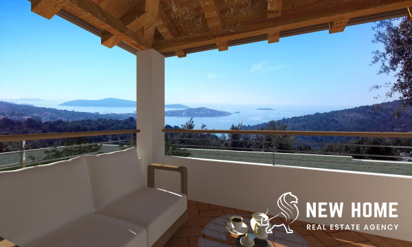 Beautiful hillside property with a unique sea view