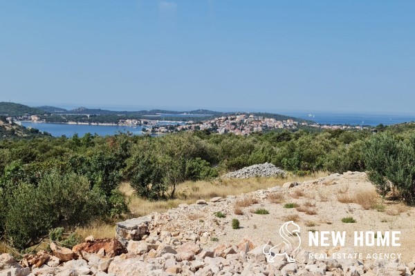 Baugrundstück mit einmaligem Meerblick und Baugenehmigung