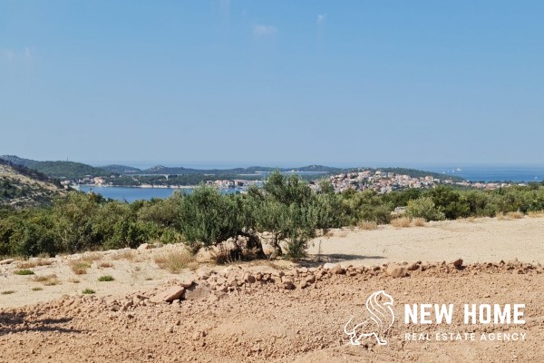 Baugrundstück mit einmaligem Meerblick und Baugenehmigung