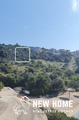 Hillside property with sea views