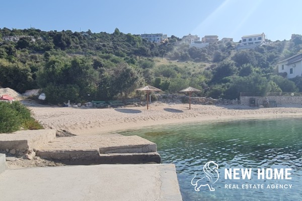 Hanggrundstück mit unverbaubarem Meerblick