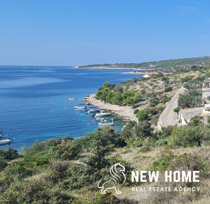 Hillside property with sea views