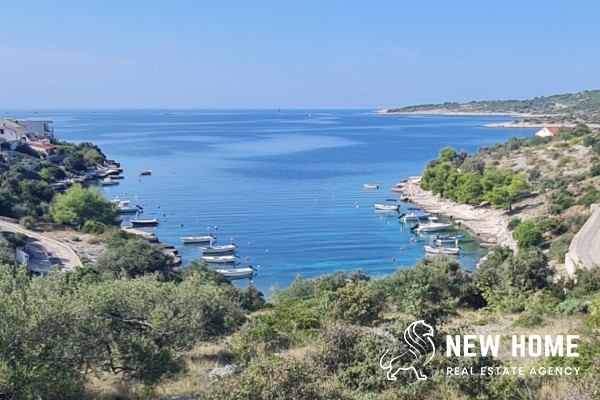 Hanggrundstück mit unverbaubarem Meerblick
